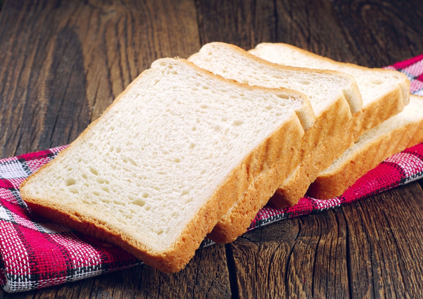 PULLMAN-PAN-BREAD-SLICES